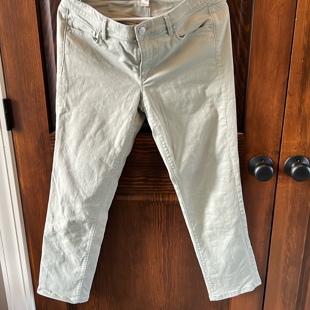 Cropped pants